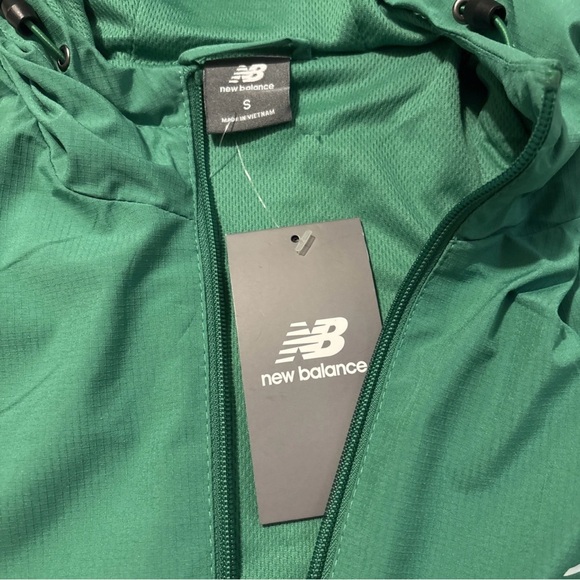 New Balance Uni Color Wind Breaker Jacket Green And White - Picture 2 of 3